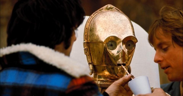 Robotolajoz&aacute;s Skywalker &eacute;s tal&aacute;n Biggs seg&iacute;ts&eacute;g&eacute;vel